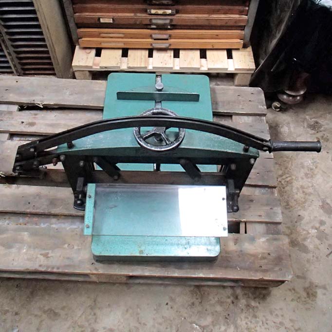 adana-hand-lever-guillotine-for-sale